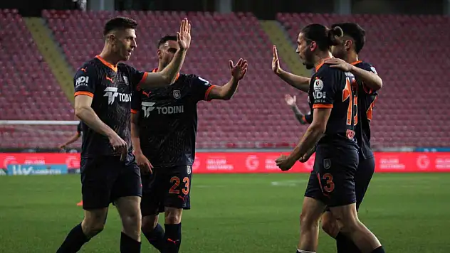 Atakaş Hatayspor: 2 - Başakşehir: 4