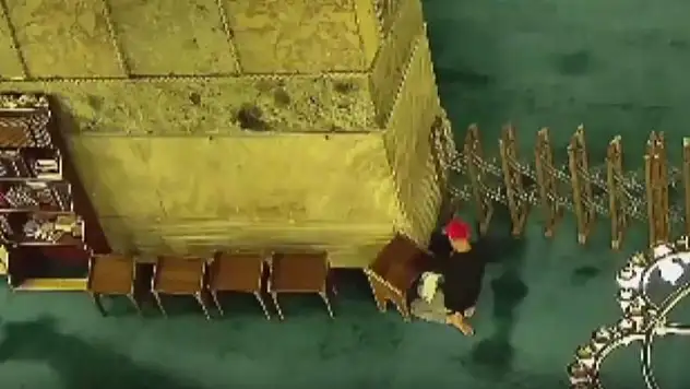 Ayasofya Camii'ndeki kundaklama girişimi! O anlar kaydedildi