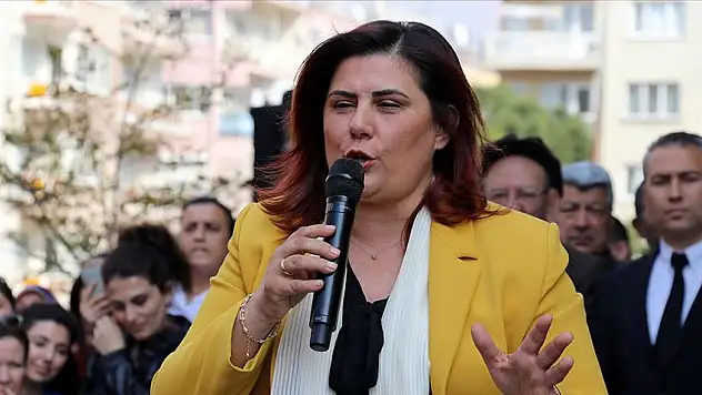 Aydın Büyükşehir Belediye Başkanı Özlem Çerçioğlu ve 3 ilçenin AK Parti'ye geçeceği iddia edildi