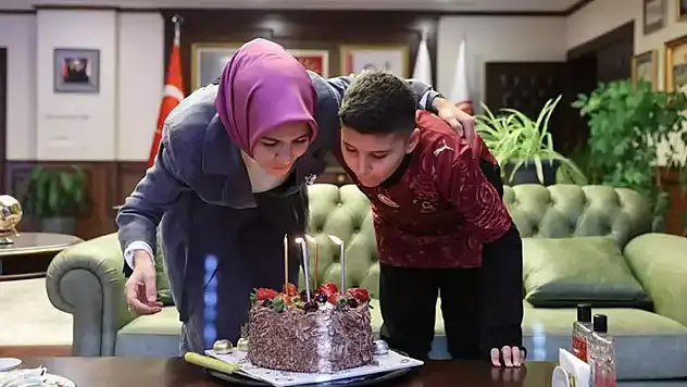 Bakan Göktaş, şehit oğlunun doğum gününü kutladı