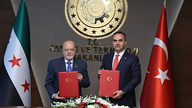 Bakan Kacır, Suriyeli mevkidaşı ile bir araya geldi