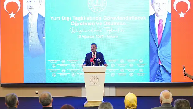 Bakan Tekin: Dünyada neredeyse bütün dersliklerinde akıllı tahta bulunan tek ülke Türkiye