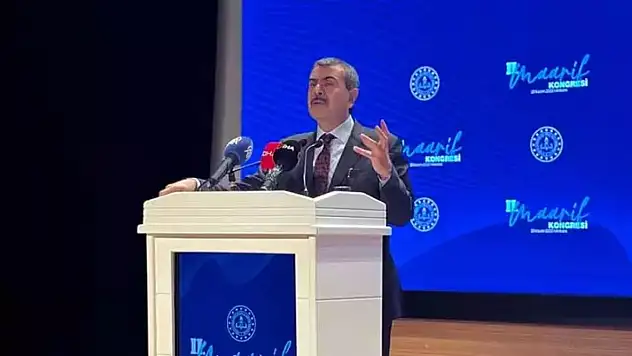 Bakan Tekin Milli Ve Manevi Değerlerine Bağlı Bir Kuşak Yetiştirmek Durumundayız