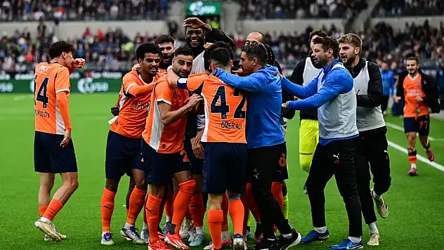 Başakşehir, Viking'i üç golle yıktı