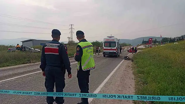 Bilecik'te 2 otomobil kafa kafaya çarpıştı: 3 kişi can verdi, 1 kişi yaralandı