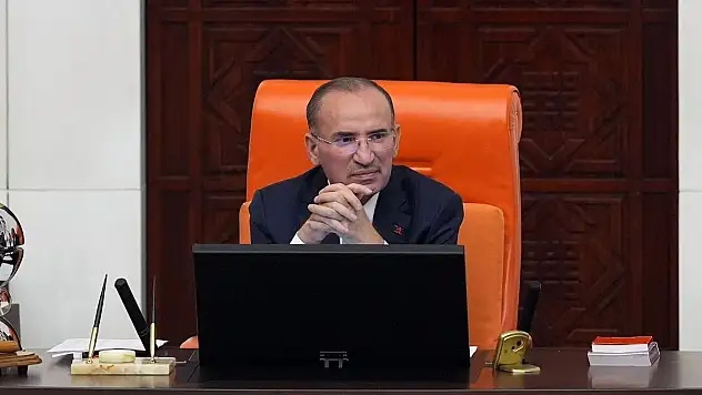 Bozdağ: Meclis'te Anayasa ve İçtüzük hükümlerine aykırı bir iş ve işlem yapılmamıştır