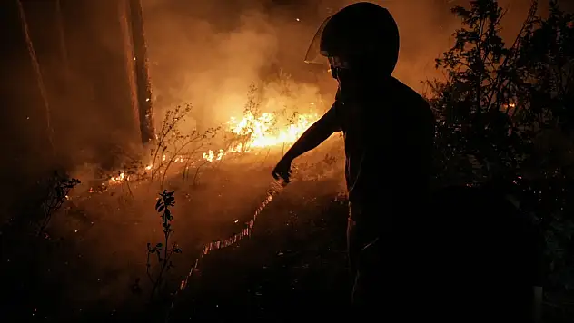 Bursa'da yangınlara pet şişelerle müdahale edildi