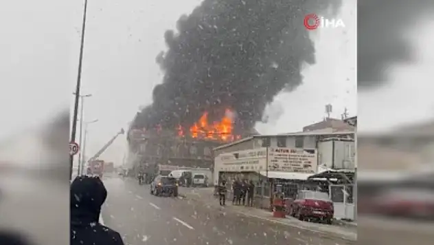 Çakmak fabrikasında çıkan yangın paniğe neden oldu
