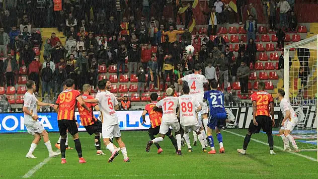 Cardoso'dan Hat-Trick! Kayserispor, Antalyaspor'u 3-1 Mağlup Etti