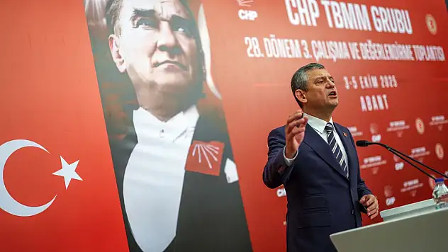 CHP Lideri Özgür Özel'den TBMM Açılışındaki Kareye Cevap: Muhalefet partileri bir aradadır