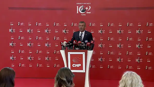 CHP'nin Kuruluş Haftası etkinliklerinde Özgür Özel'den kritik açıklamalar
