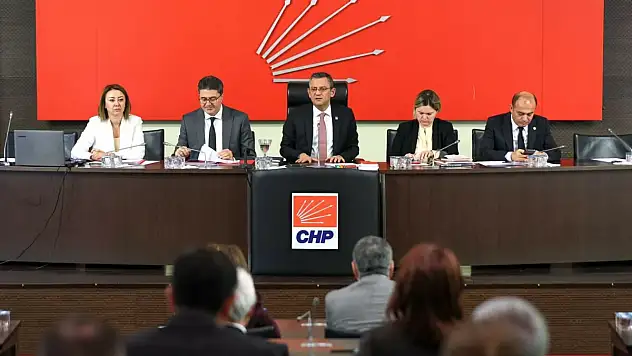 CHP Parti Meclisinde gerginlik. Mecliste sesler yükseldi