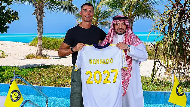 Cristiano Ronaldo, 2027 yılına kadar Al Nassr'da
