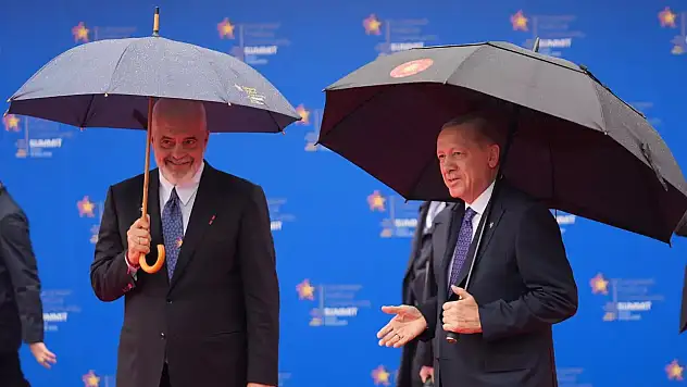 Cumhurbaşkanı Erdoğan Arnavutluk'ta! Avrupa Siyasi Topluluğu Zirvesi'nde Neler Oluyor?
