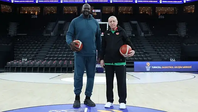 Cumhurbaşkanı Erdoğan Eski NBA Oyuncusu Shaquille O'Neal İle Bir Araya Geldi