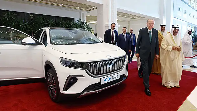 Cumhurbaşkanı Erdoğan, Kuveyt Emiri es-Sabah'a Togg aracı hediye etti