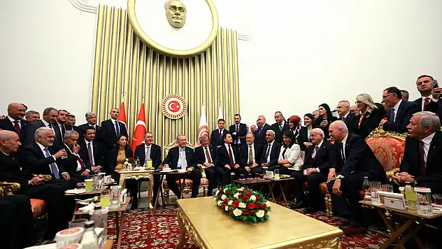 Cumhurbaşkanı Erdoğan TBMM'deki resepsiyonun ardından parti lideriyle buluştu