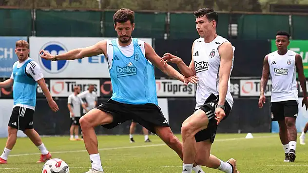 David Jurasek Beşiktaş'ta ilk antrenmanına çıktı