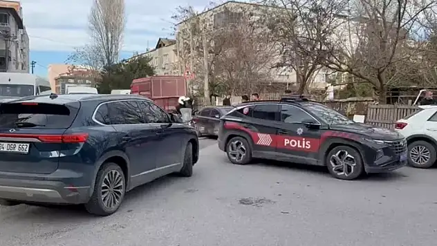 Devriye atan polislere saldırı: 4'ü polis 6 yaralı