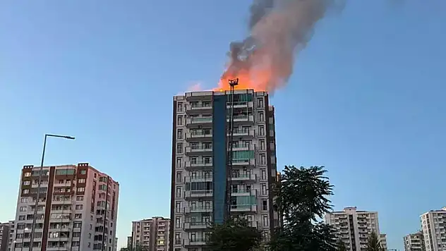 Diyarbakır'da 13 katlı apartmanda yangın paniği 2'si çocuk 3 ölü