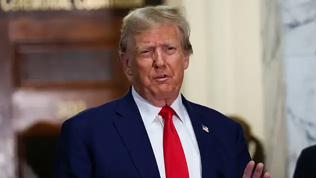 Donal Trump: "Köpek gibi hasta olsanız da oy kullanın"