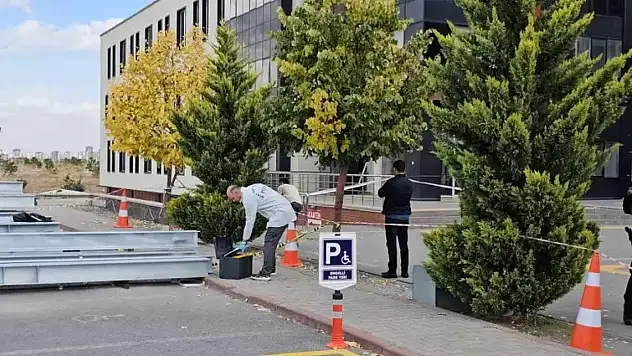 Erciyes Üniversitesi'ne pompalı tüfekle giren şahıs eski eşini göğsünden vurdu!
