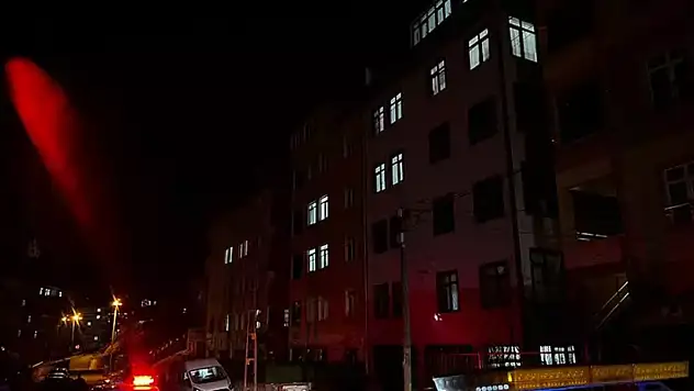 Erkek arkadaşını bıçakla öldürdü