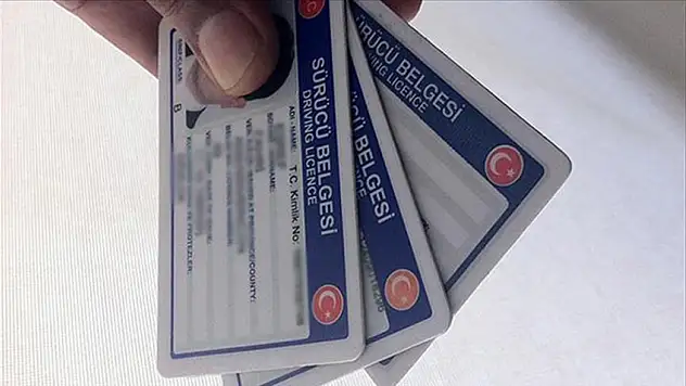 Eski tip ehliyetler için son gün 31 Ekim: Yenilemeyenlere binlerce liraz ceza!