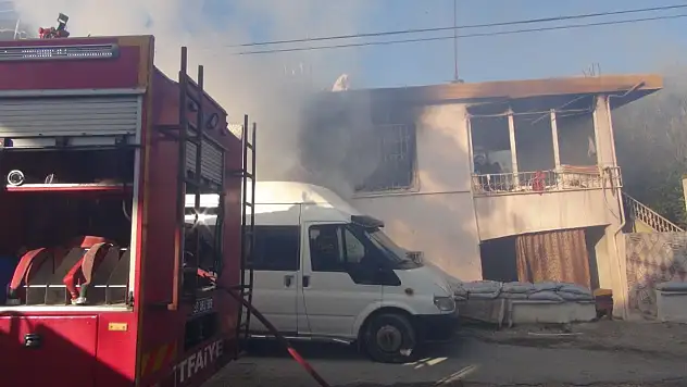 Evde çıkan yangında 2 çocuk hayatını kaybetti