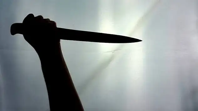 'Evi cinler sardı' diyerek 5 yaşındaki oğlunu 8 kez bıçakladı!