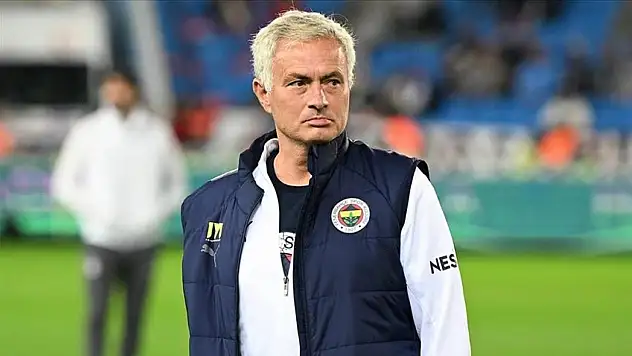 Fenerbahçe teknik direktör Jose Mourinho ile yollarını ayırdıklarını açıkladı