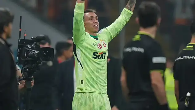Fernando Muslera'nın yeni takımını menajeri açıkladı