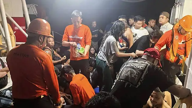 Filipinler'de feribot battı: 15 ölü, 43 kayıp