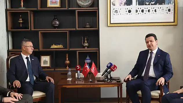 Filistin Ankara Büyükelçisi Faed Mustafa'dan Saadet Partisi'ne ziyaret