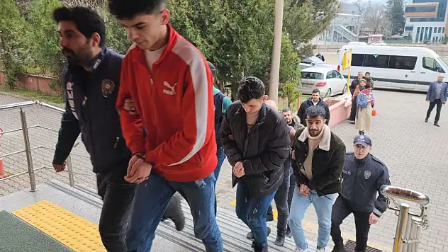 Filmlere Yorum Yapın Para Kazanın Diyerek 6 Milyon TL Dolandırdılar