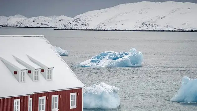 Fransa, Grönland'a asker gönderdi