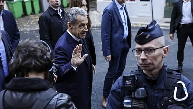Fransa'nın Eski Cumhurbaşkanı Sarkozy hapse girdi