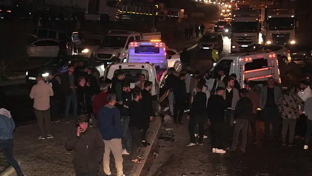 Freni boşalan vinç 6 araca çarptı: 7 yaralı