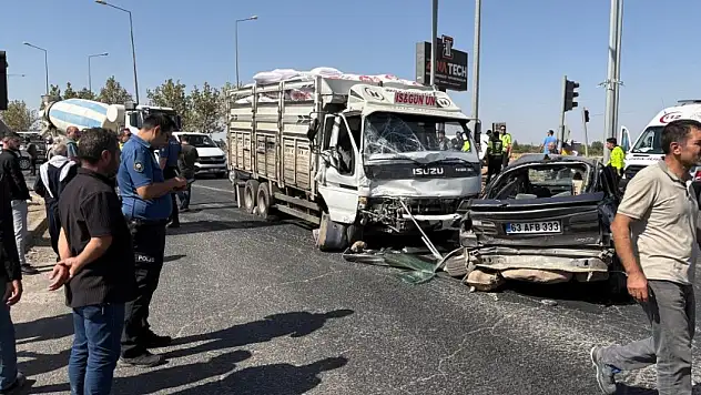 Freni patlayan kamyon dehşet saçtı: 10 yaralı