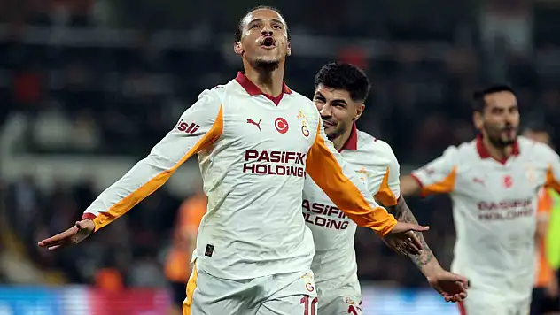 Galatasaray, Sane'nin Golleriyle Başakşehir'i 2-1 Yendi