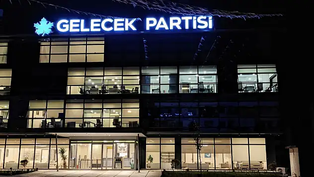 Gelecek Partisi'nde Şok İstifa