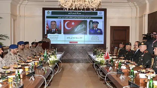 Genelkurmay Başkanı Metin Gürak Suudi mevkidaşı ile görüştü