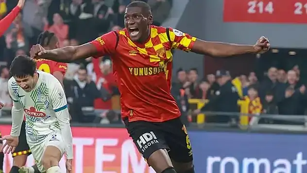 Göztepe'de Heliton'la yola devam
