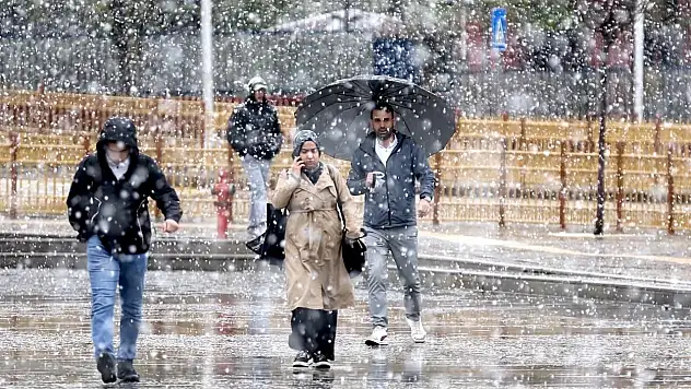 Hafta Sonu Sıcaklık Düşüyor, Kar Geliyor