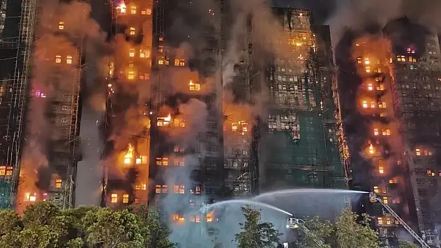 Hong Kong'daki Yangınında Ölenlerin Sayısı 156'ya Yükseldi