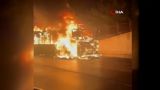 İETT otobüsü alevlere teslim oldu