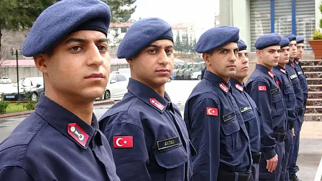İkiz kardeşleri askerlikte ayıramadı