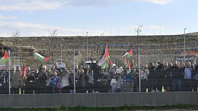 İsrail'de tutulan 14 Türk vatandaşının getirilmesine ilişkin Dışişleri Bakanlığı'ndan açıklama