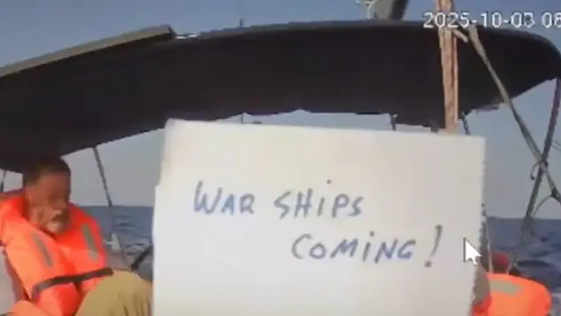 İsrail, Gazze'ye giden Sumud Filosu'ndaki son gemi Marinette'ye saldırdı! Gemide Türkler de var!