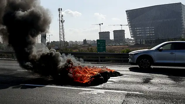İsrail Genelinde Ateşkes Protestosu Otoyollar Kapatıldı
